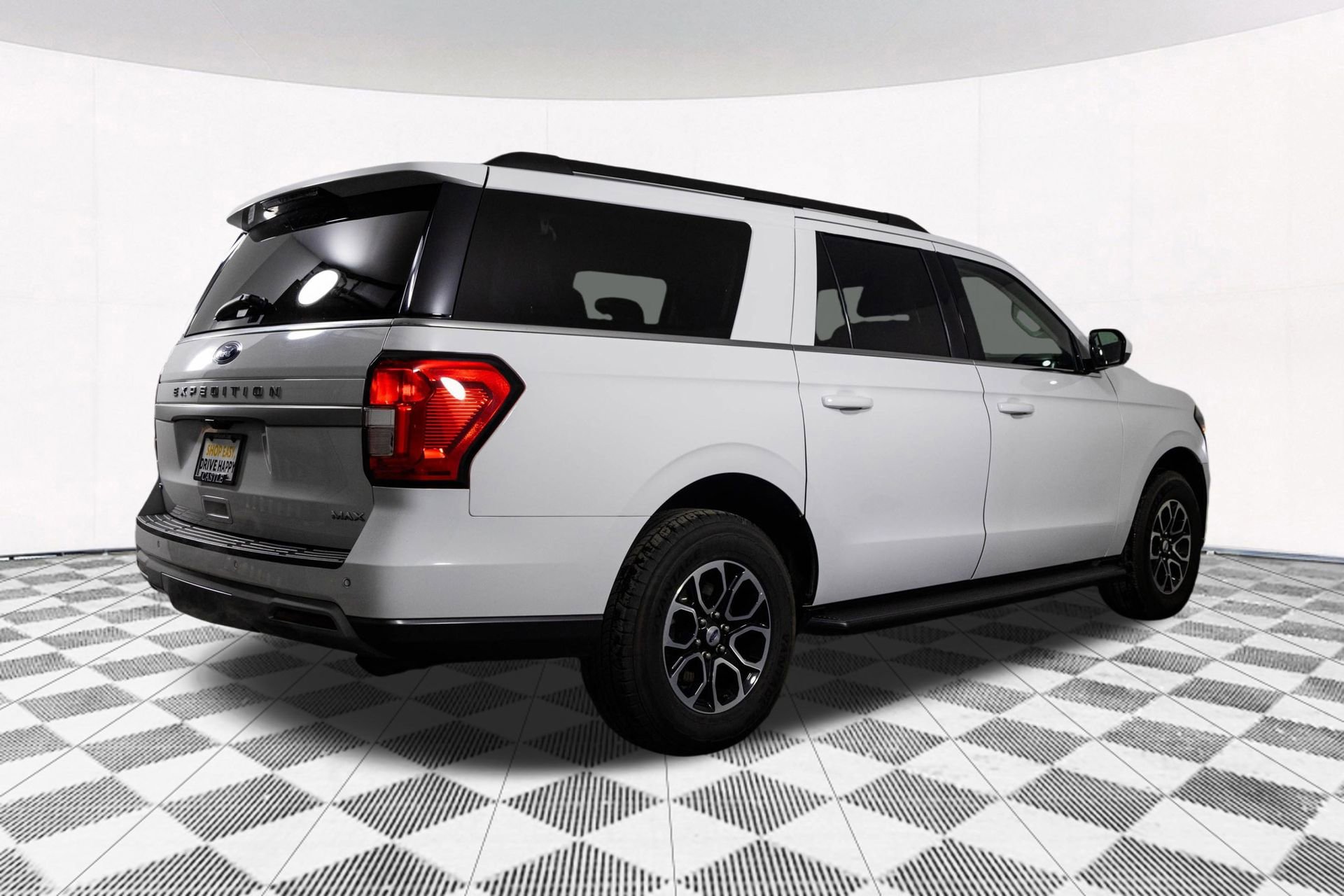 Used 2024 Ford Expedition Max XLT image 54