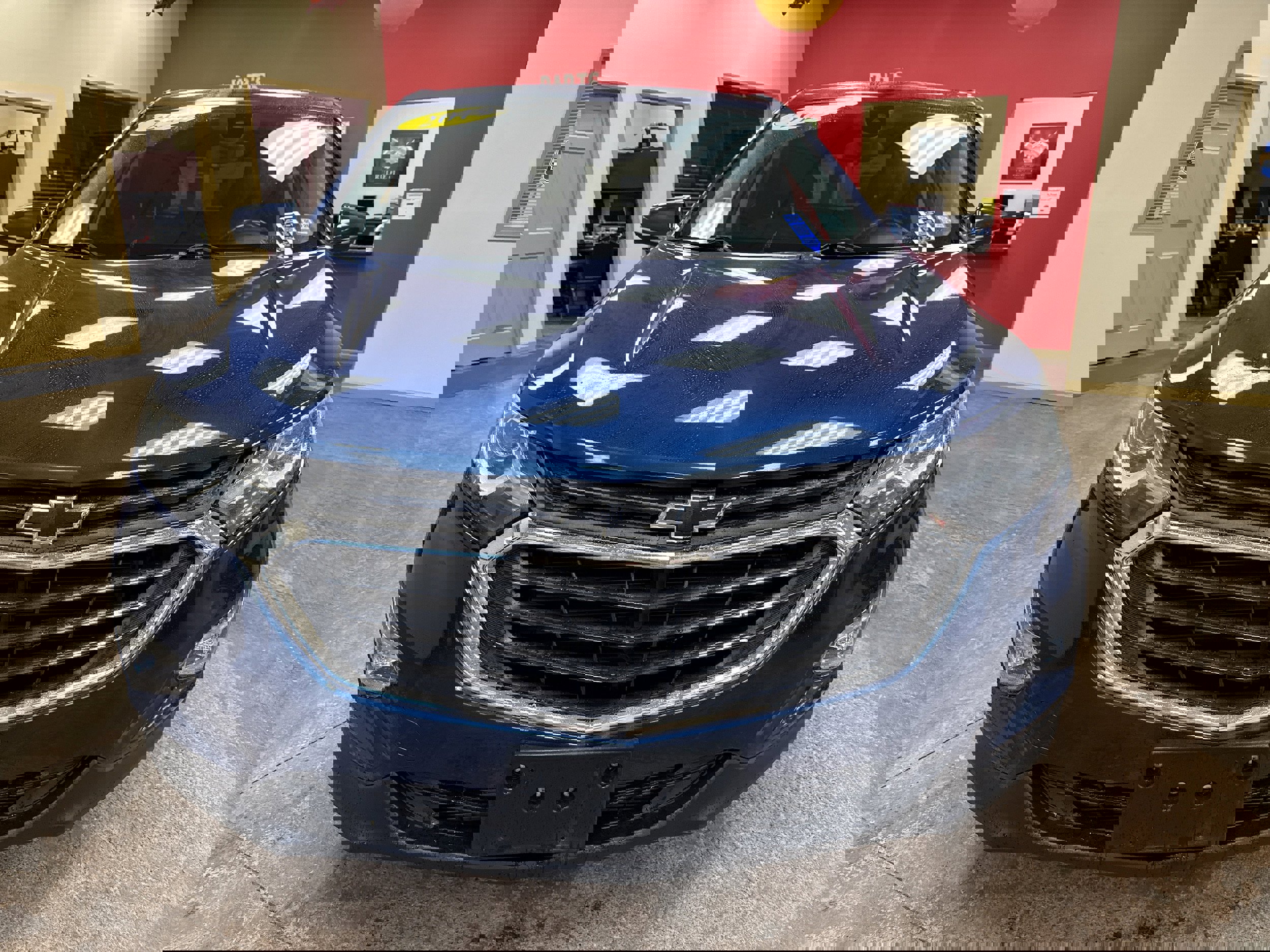 Used 2019 Chevrolet Equinox LT w/ Driver Convenience Package image 2