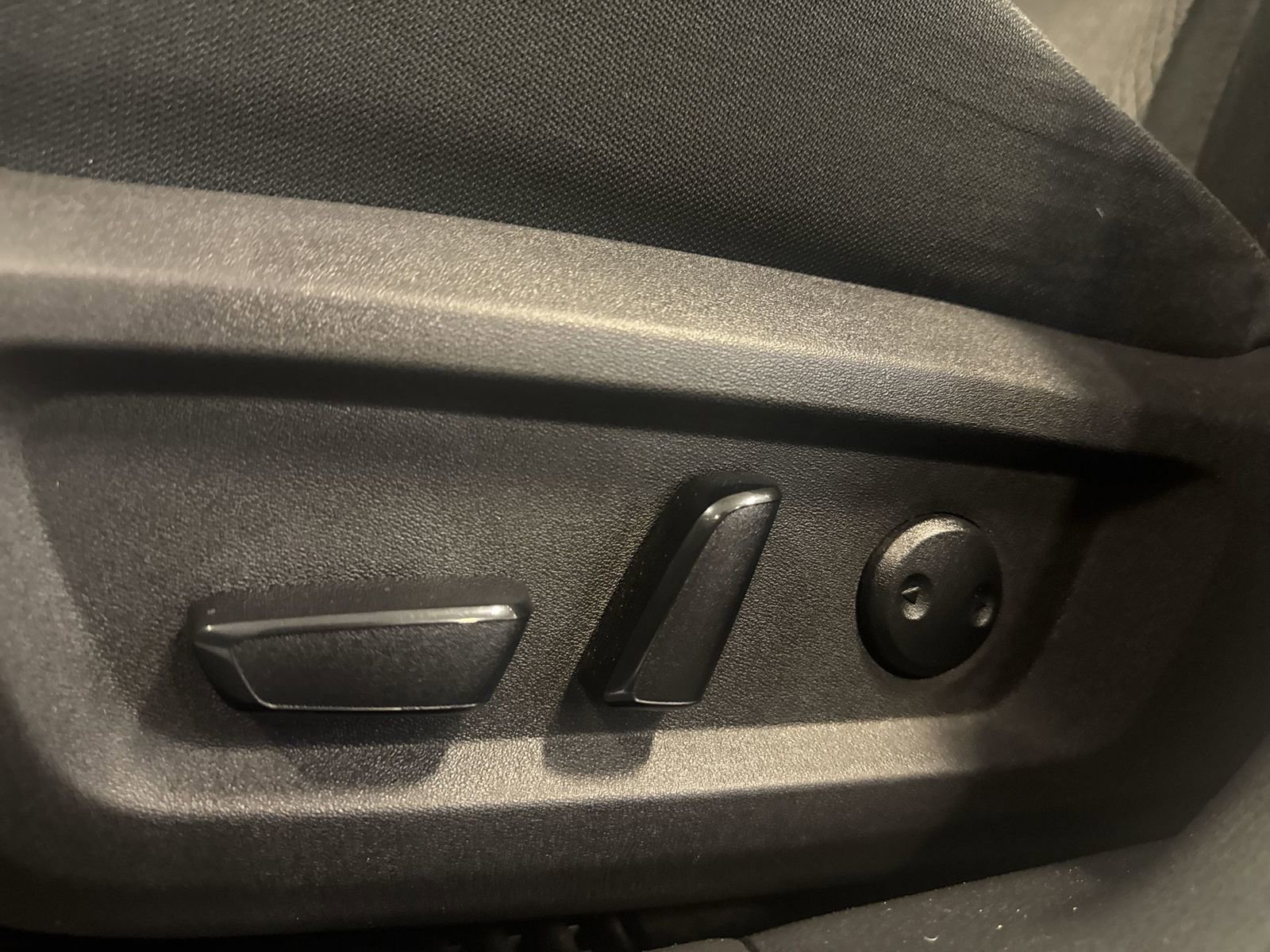 Used 2024 Nissan Rogue SV image 26