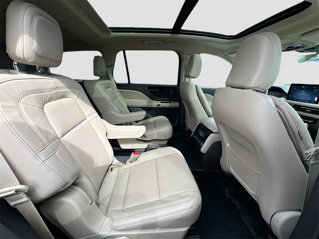 Used 2023 Lincoln Aviator Reserve w/ Elements Package Plus image 31