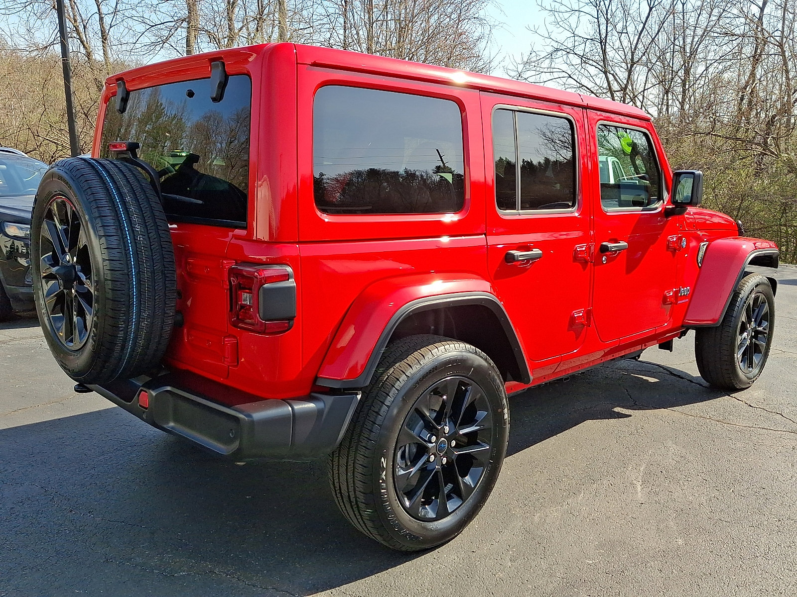 Certified 2025 Jeep Wrangler Sahara w/ Safety Group AWD/4WD image 6