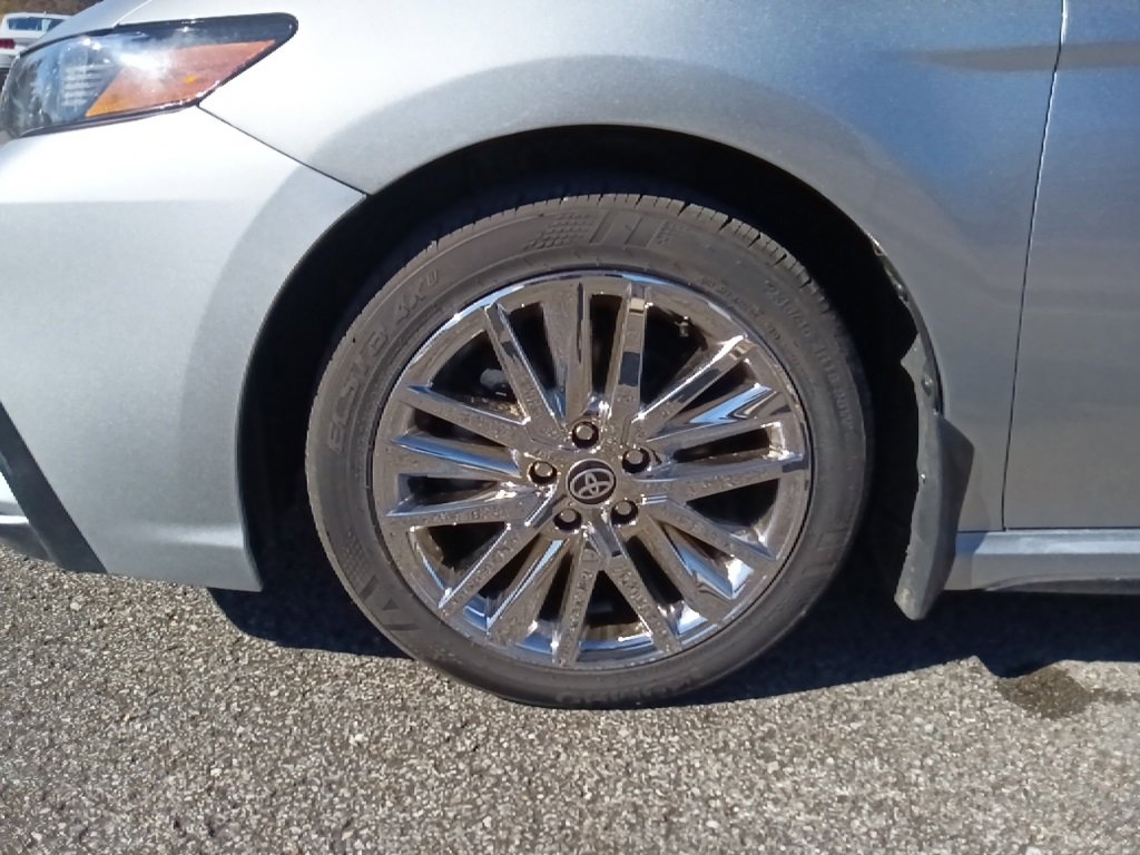 Used 2024 Toyota Camry SE image 10