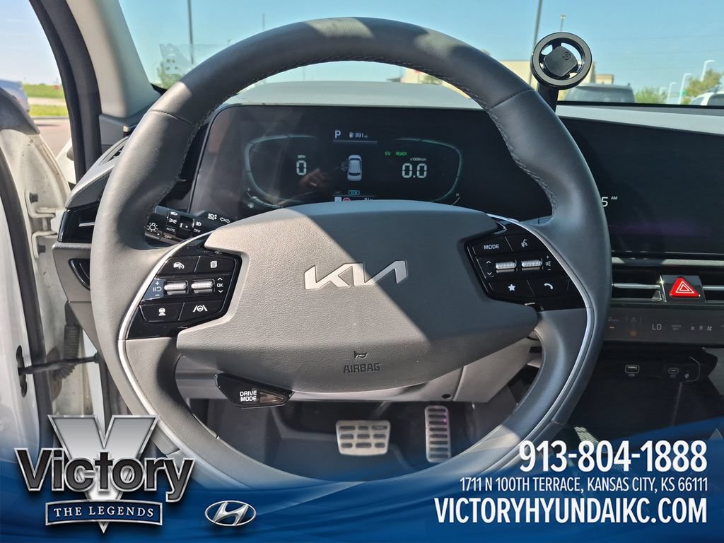 Used 2023 Kia Niro SX Touring FWD image 14