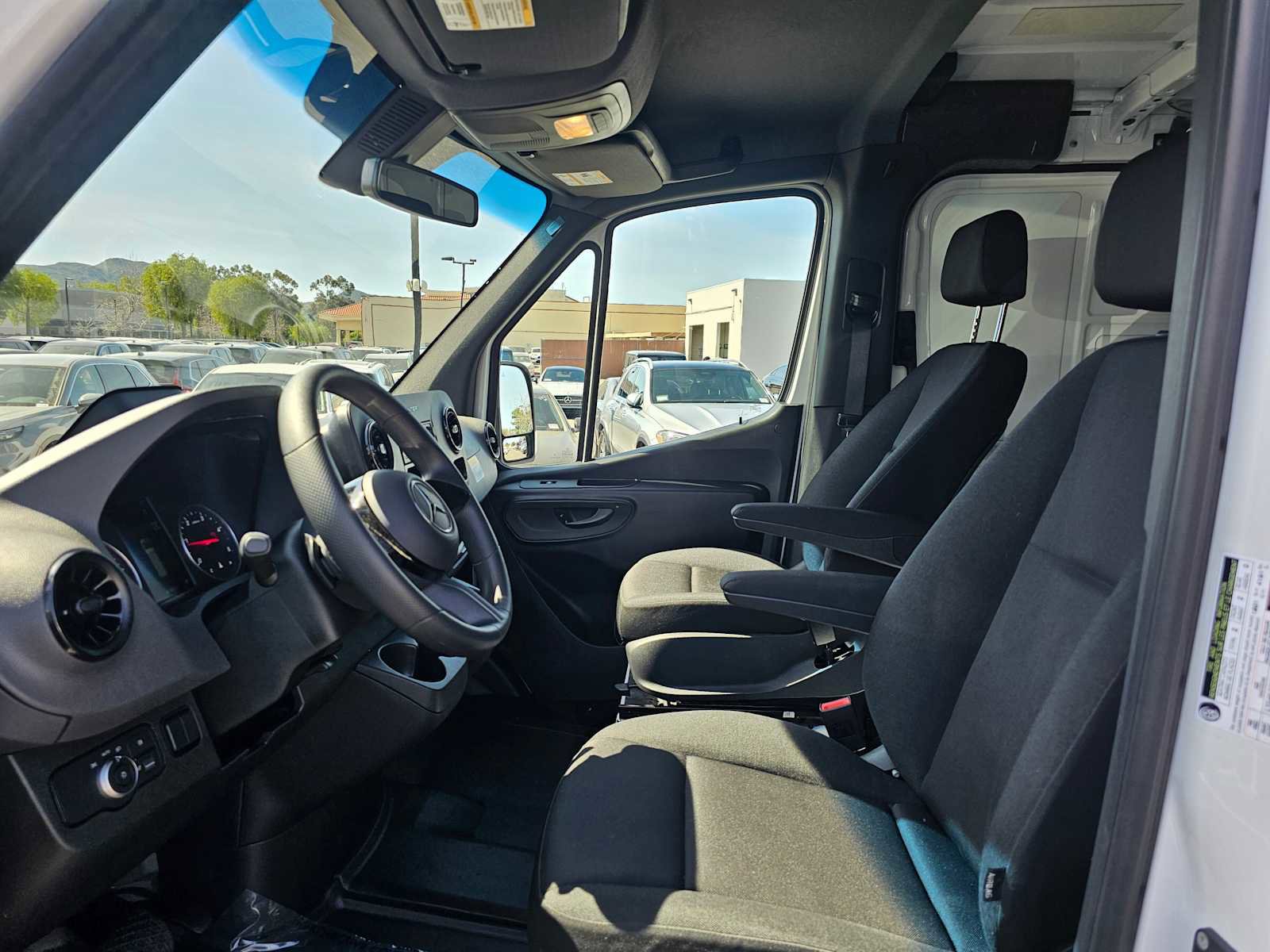 Used 2025 Mercedes-Benz Sprinter 2500 image 20
