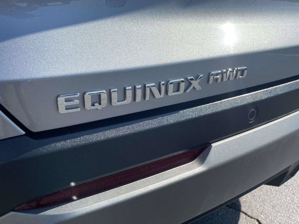 Used 2026 Chevrolet Equinox LT AWD/4WD image 10