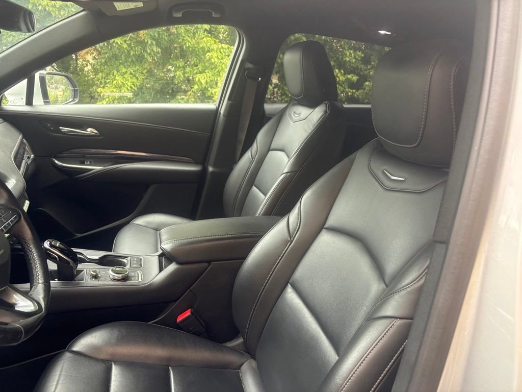 Used 2022 Cadillac XT4 Luxury w/ Trailering Package AWD/4WD image 22