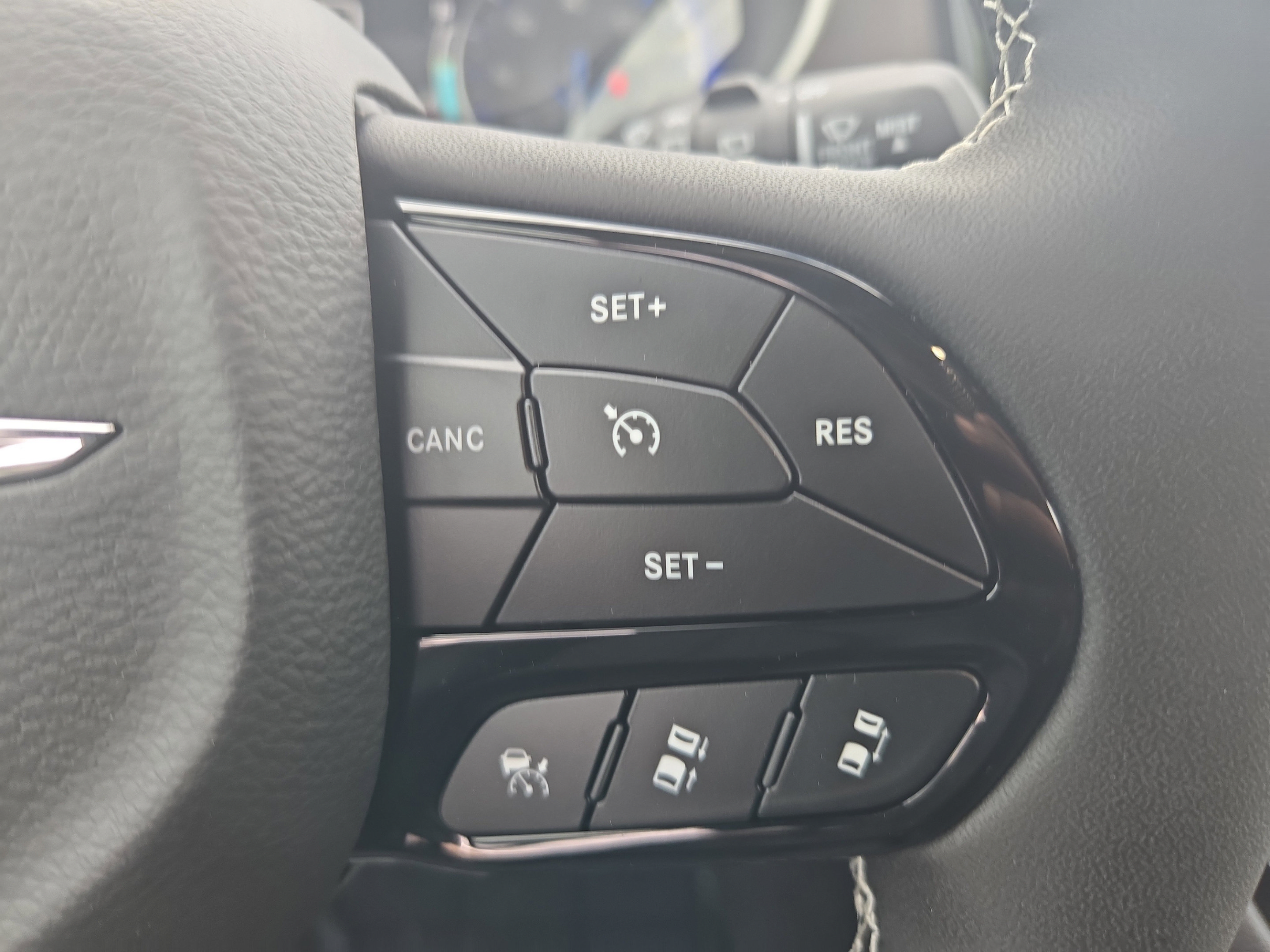 New 2026 Chrysler Pacifica Select w/ S Appearance Package FWD image 11