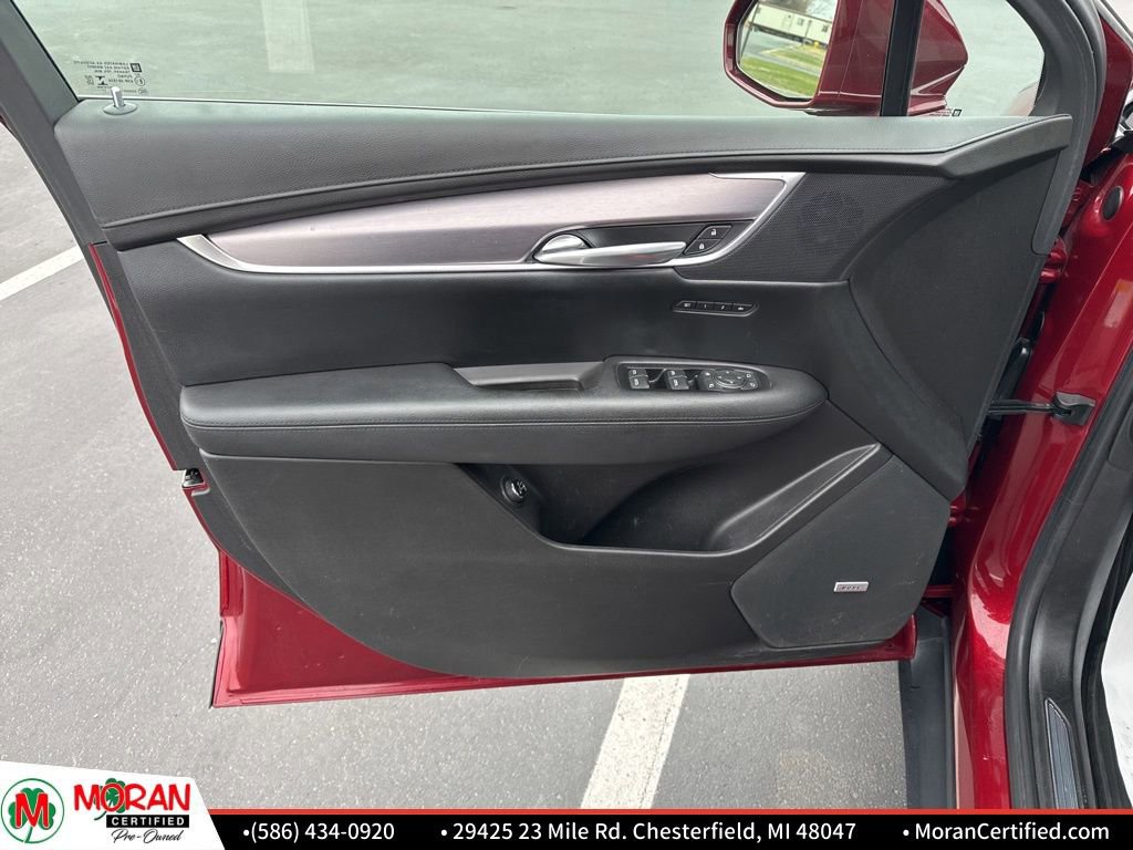 Used 2018 Cadillac XT5 Luxury w/ Driver Awareness Package FWD image 10