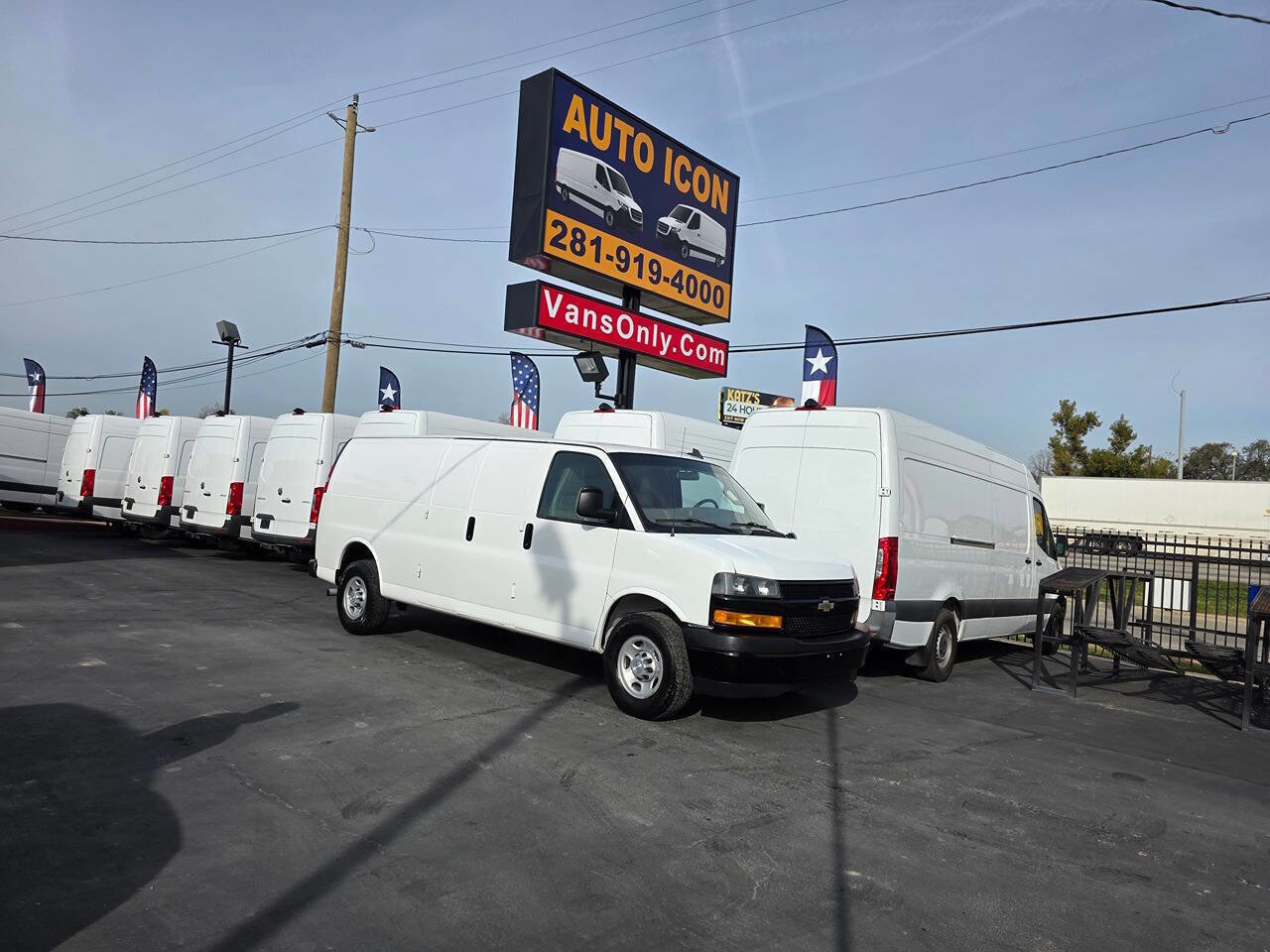 Used 2019 Chevrolet Express 2500 Extended image 25