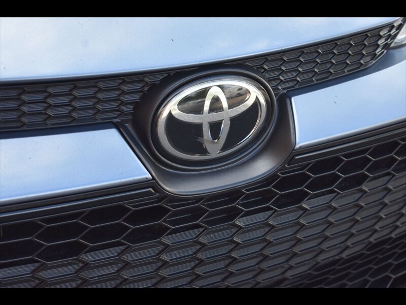 Used 2022 Toyota Corolla LE FWD image 44