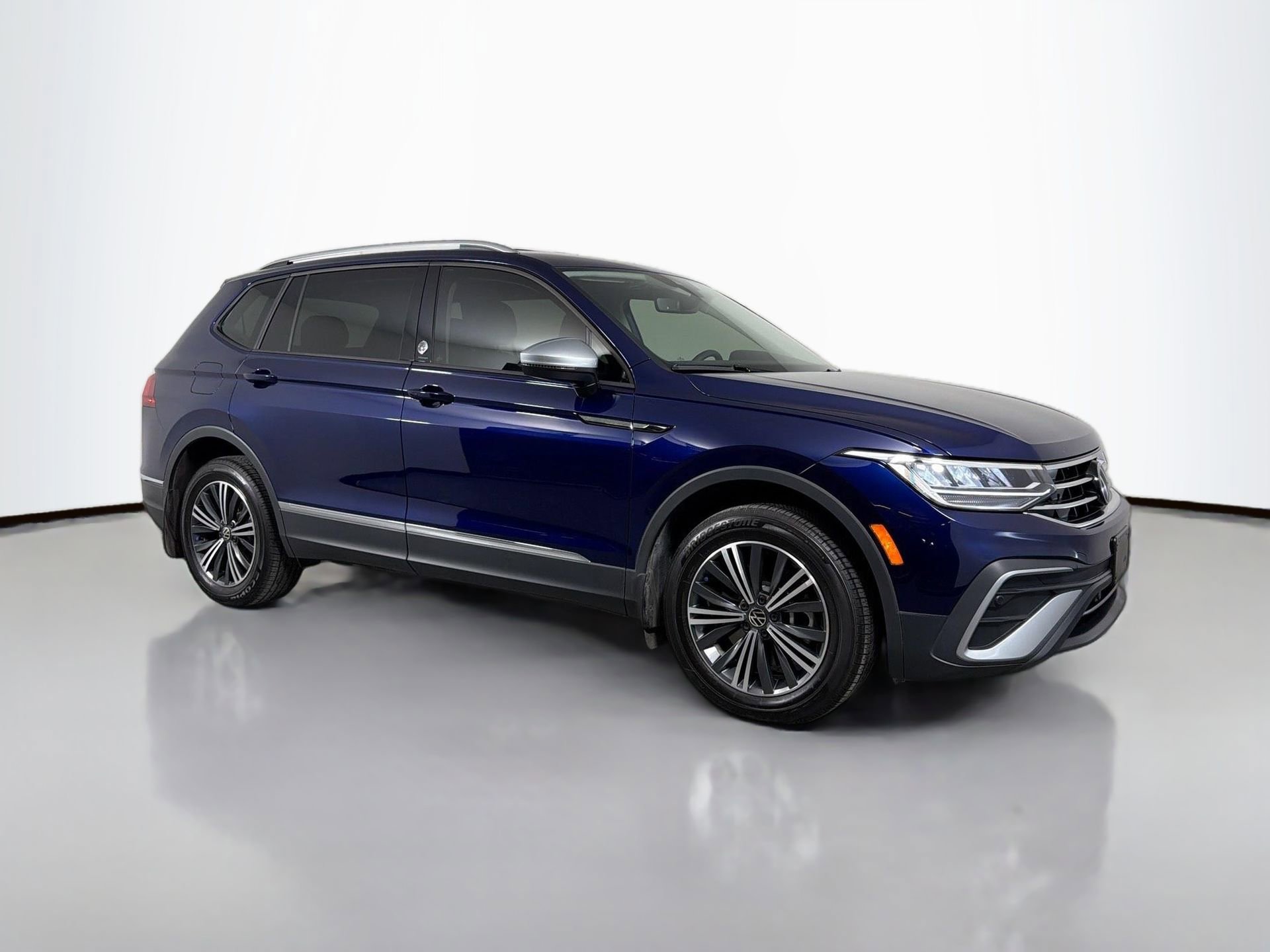 Used 2024 Volkswagen Tiguan Wolfsburg Edition image 3