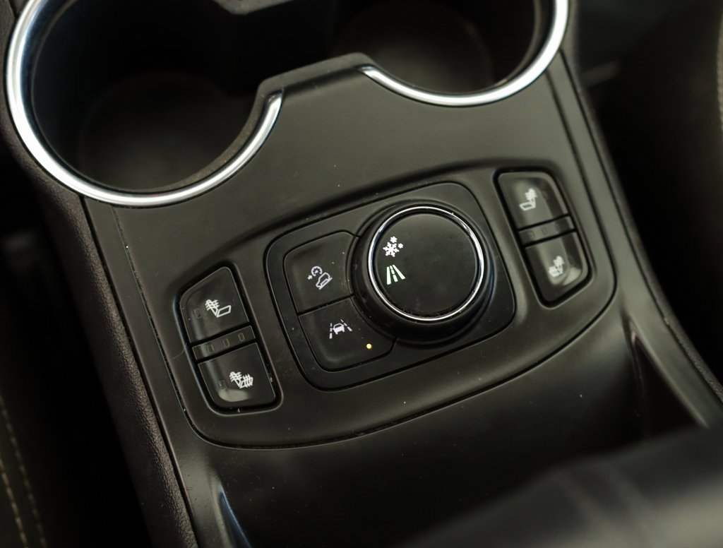 Used 2022 GMC Terrain SLE w/ Driver Convenience Package image 16