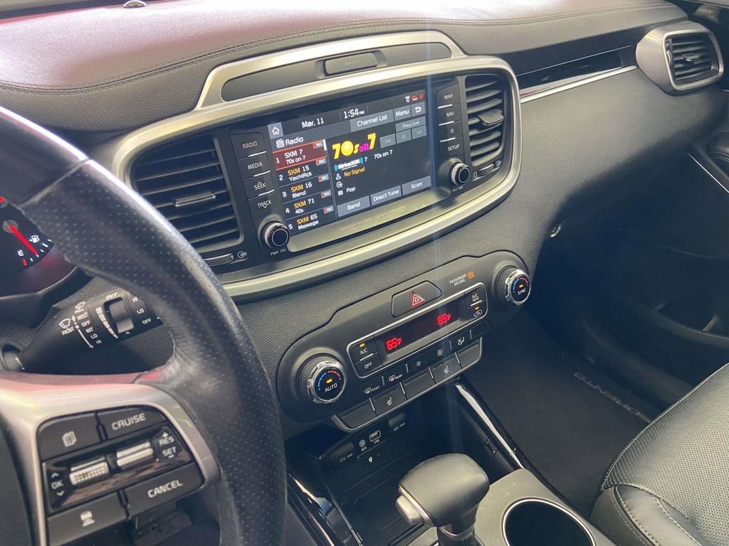 Used 2020 Kia Sorento SX image 22