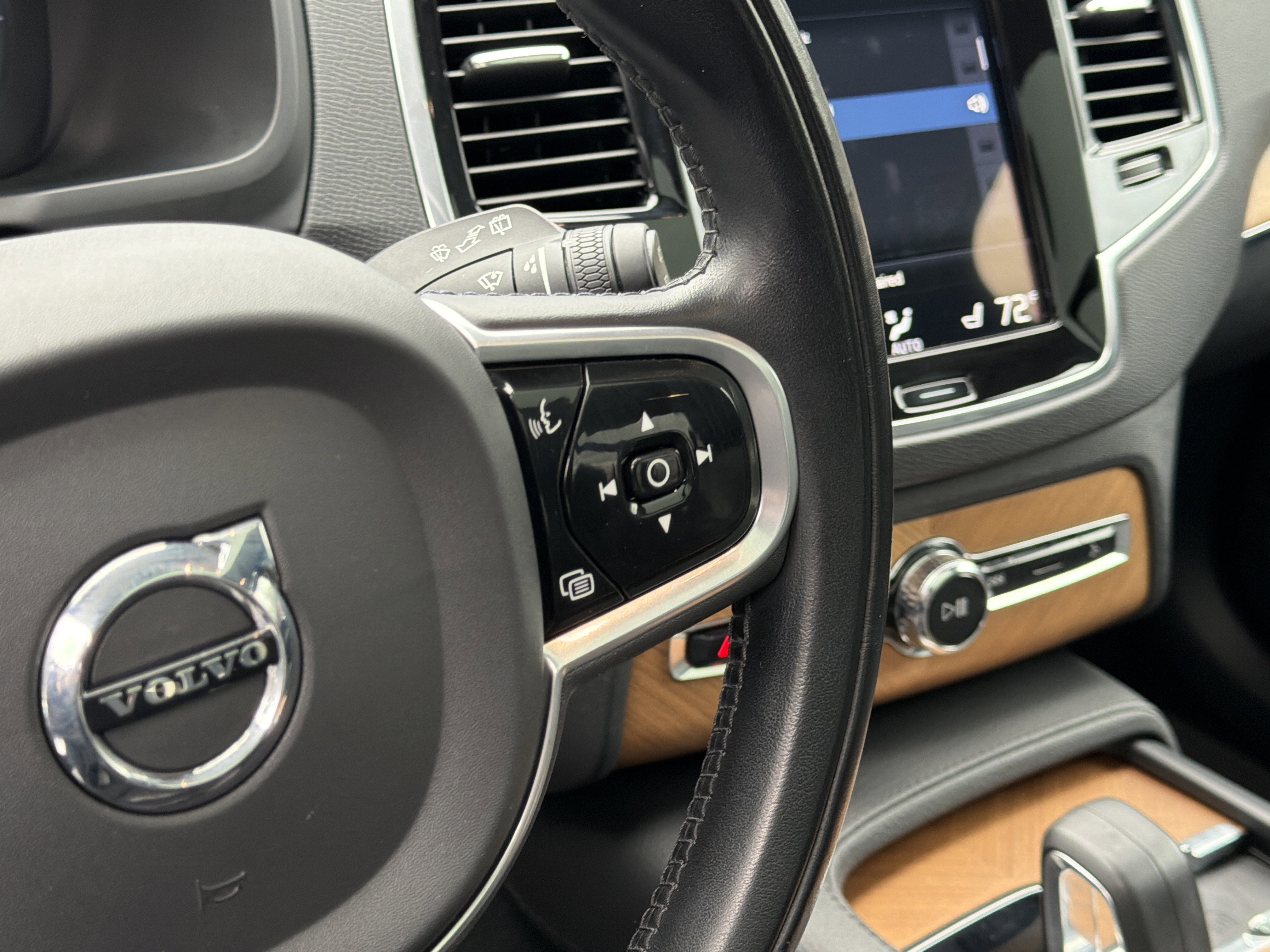 Certified 2022 Volvo XC90 T8 Inscription Expression w/ Advanced Package image 20