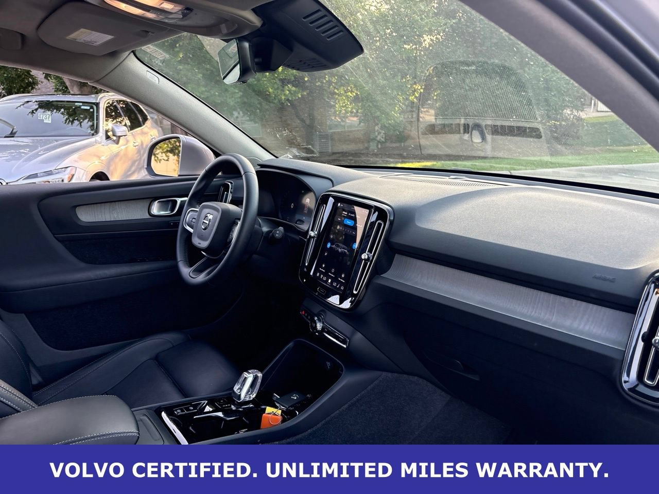 Certified 2024 Volvo XC40 B5 Plus w/ Protection Package Premier AWD/4WD image 14