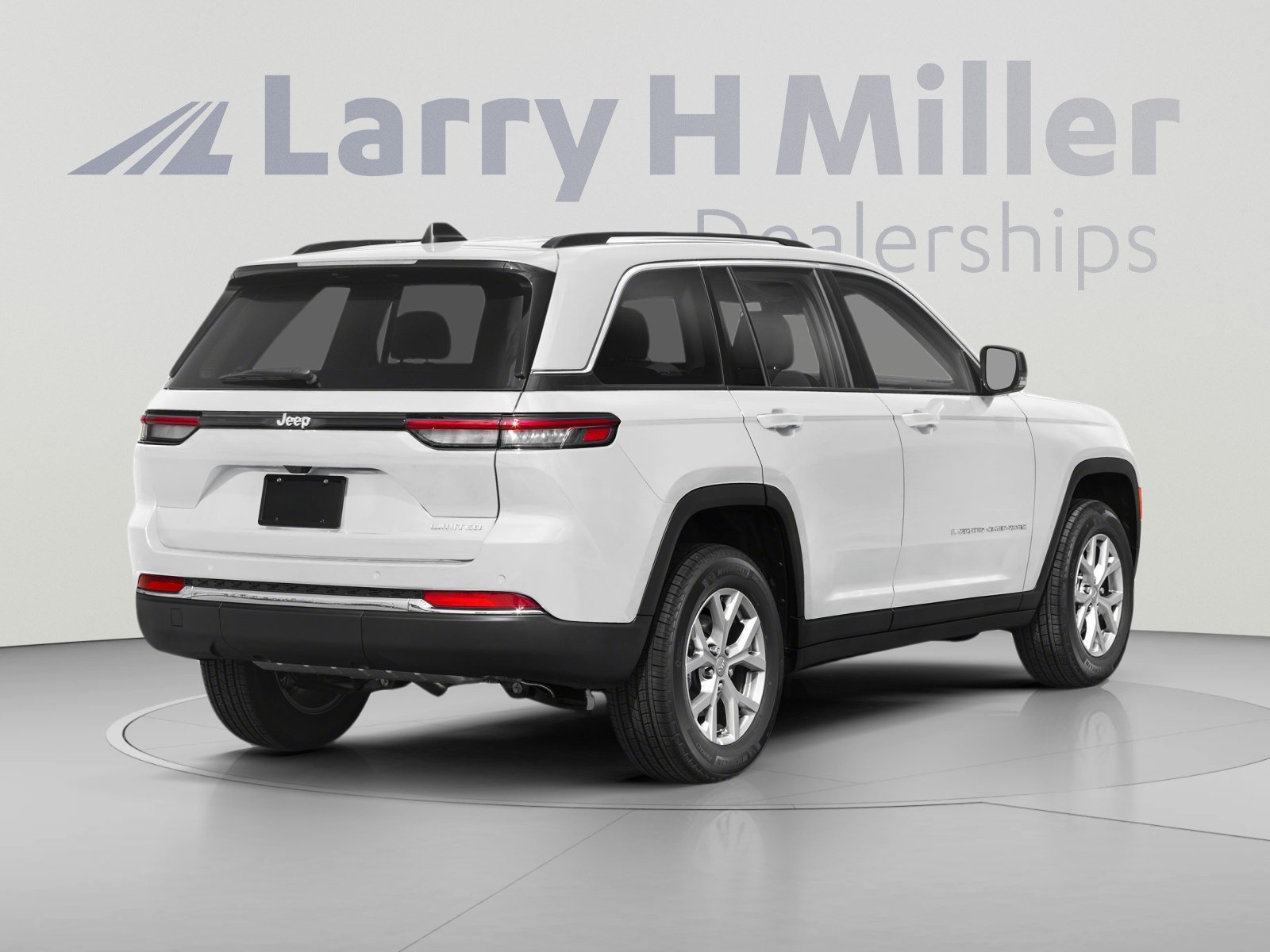 Used 2023 Jeep Grand Cherokee Limited w/ Trailer Tow Prep Group (B) AWD/4WD image 3
