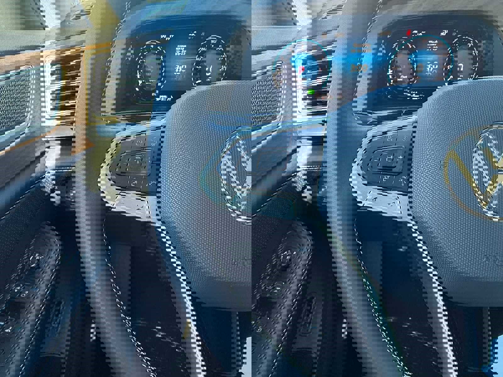 New 2026 Volkswagen Atlas SE image 11