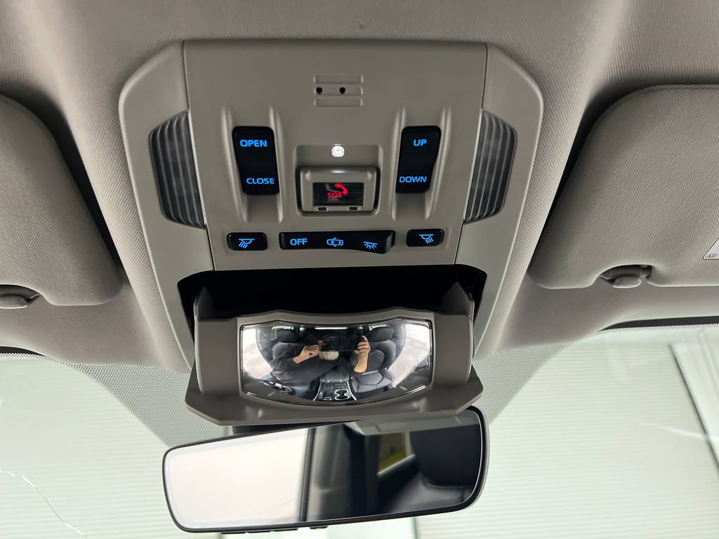 Used 2020 Toyota Highlander XLE image 63