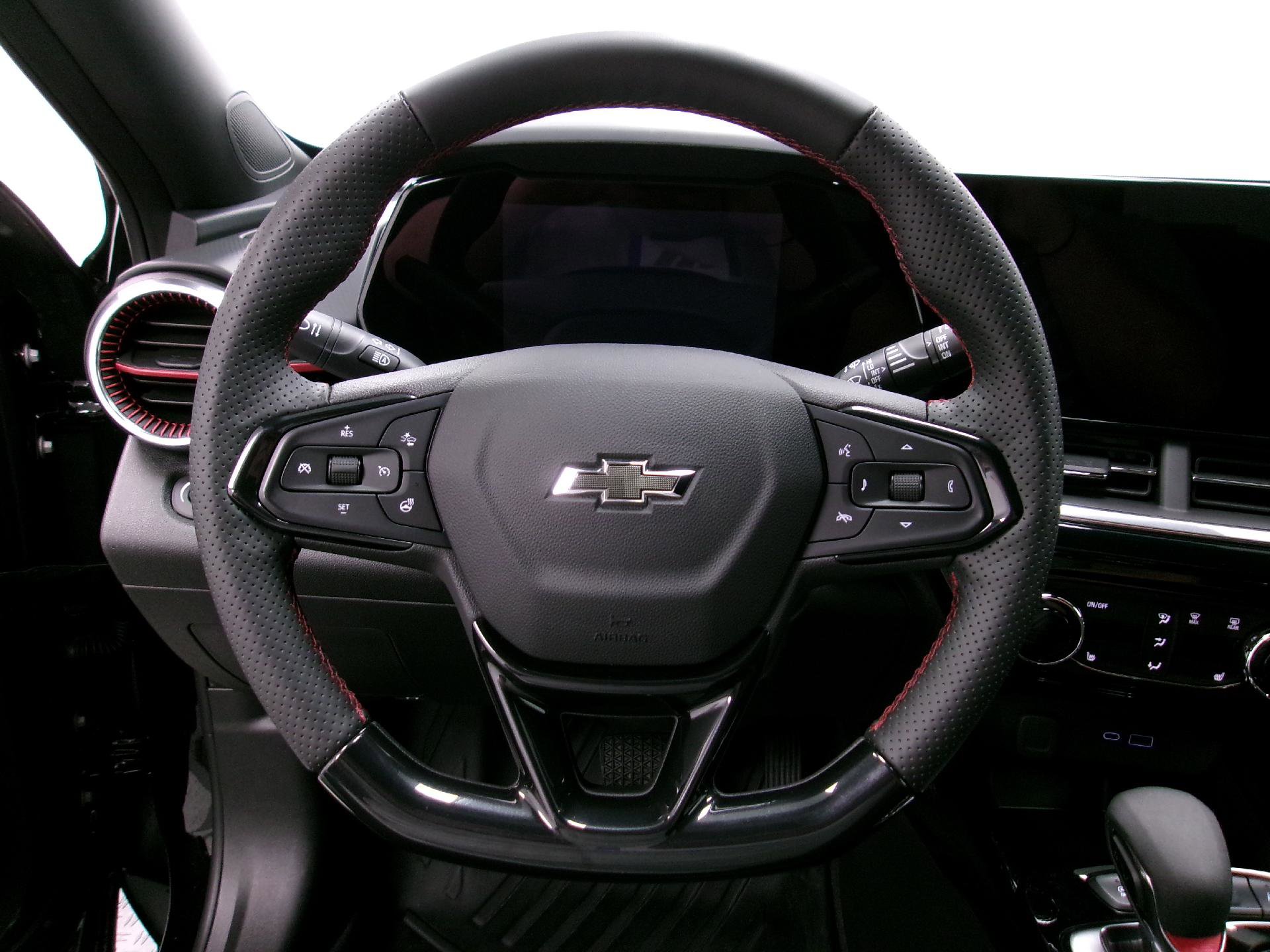 Certified 2024 Chevrolet Trax RS w/ Driver Confidence Package image 6