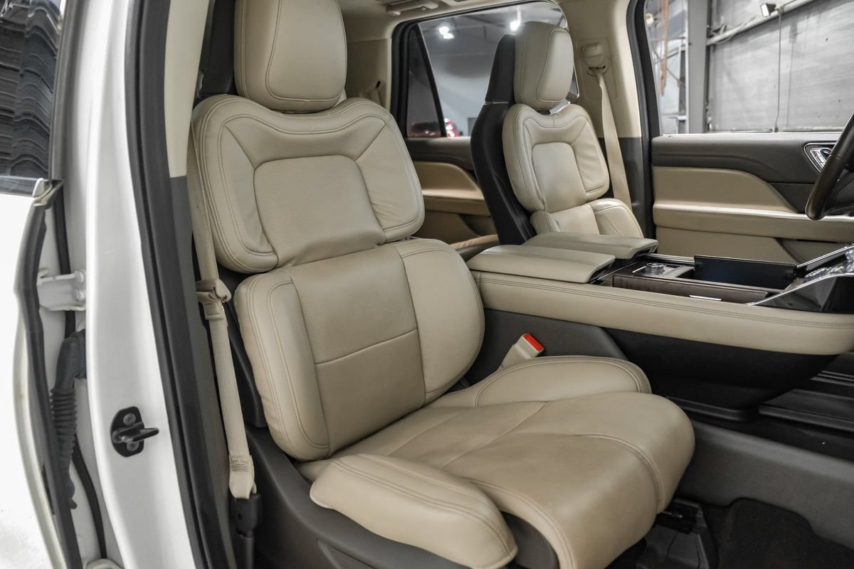 Used 2022 Lincoln Navigator L Reserve AWD/4WD image 31