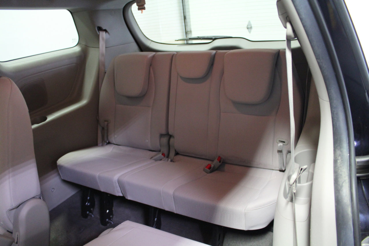 Used 2019 Kia Sedona LX image 20