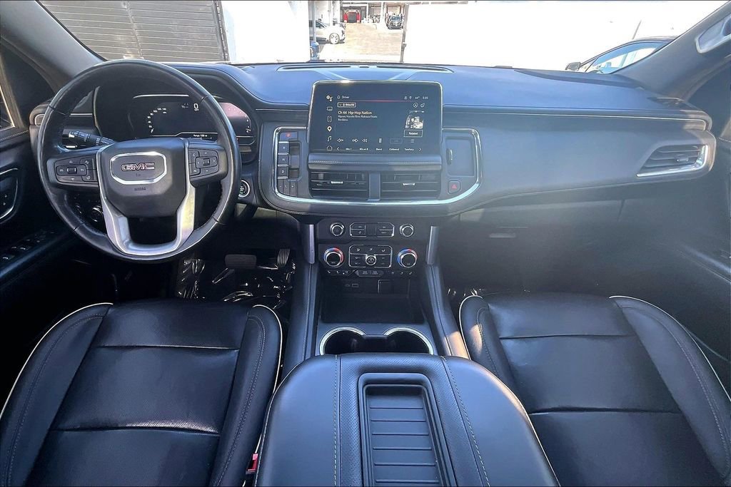 Used 2022 GMC Yukon SLT w/ SLT Premium Package image 14