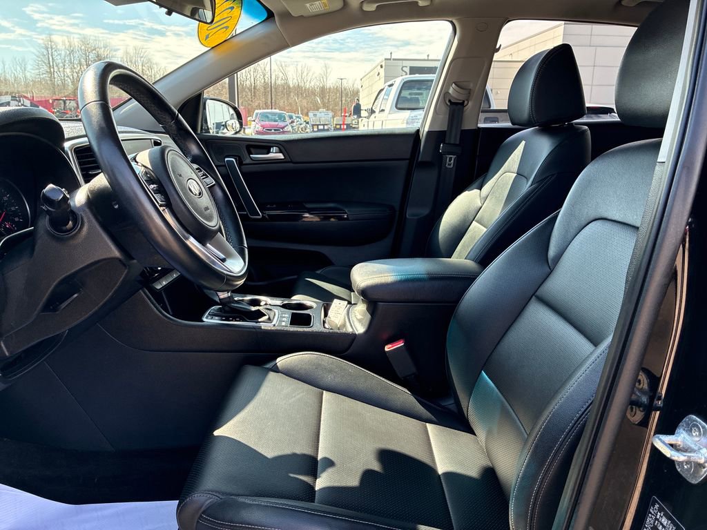 Used 2022 Kia Sportage EX image 11