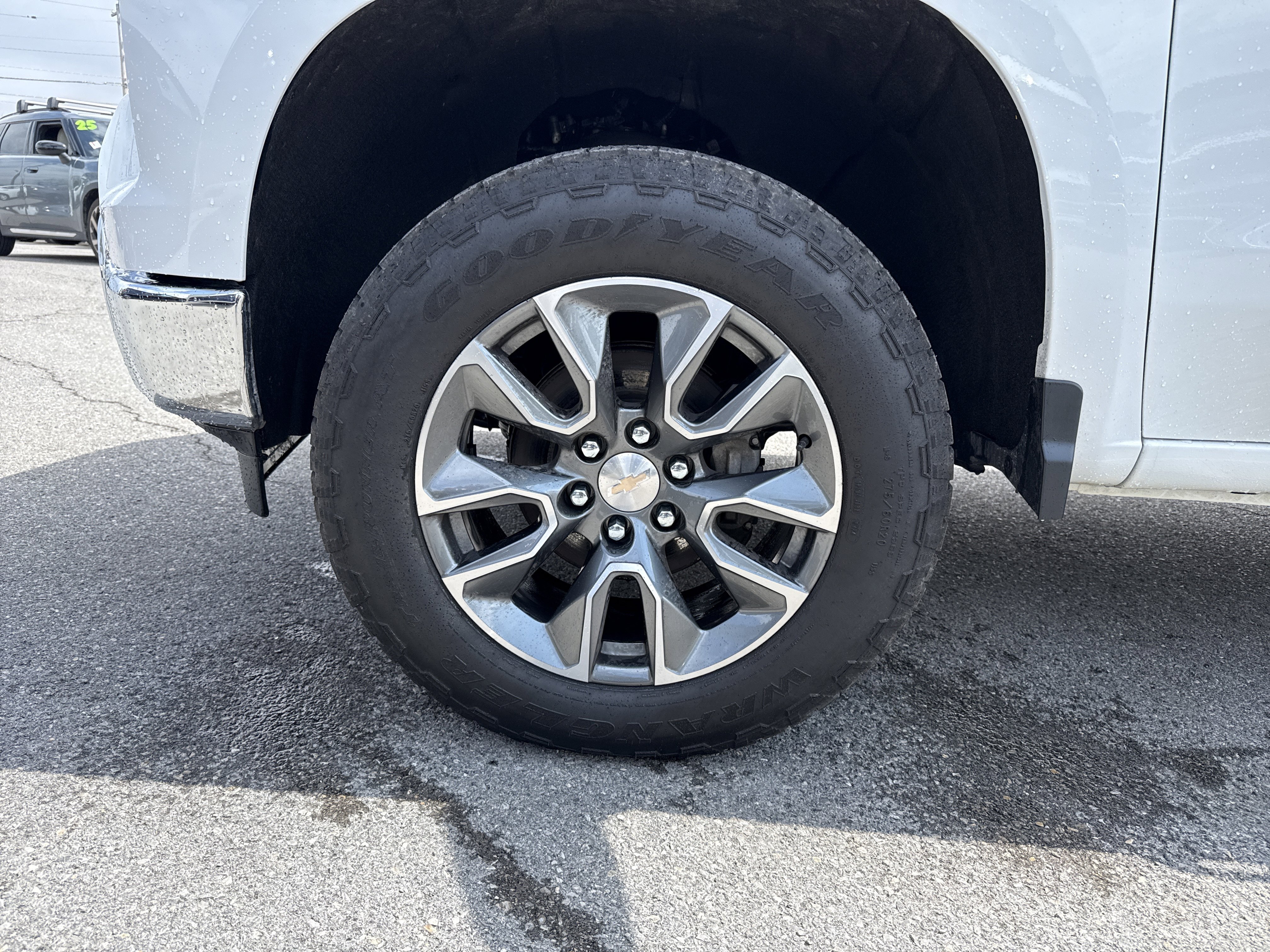 Used 2024 Chevrolet Silverado 1500 LT image 10