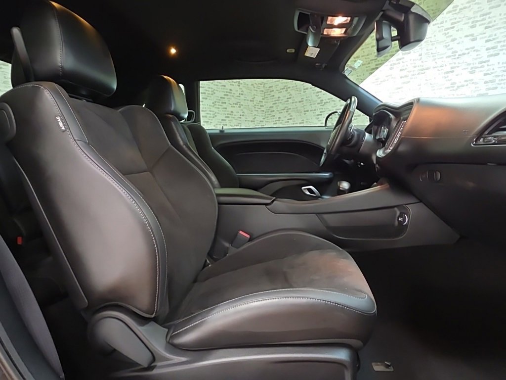 Used 2023 Dodge Challenger R/T w/ Plus Package image 12