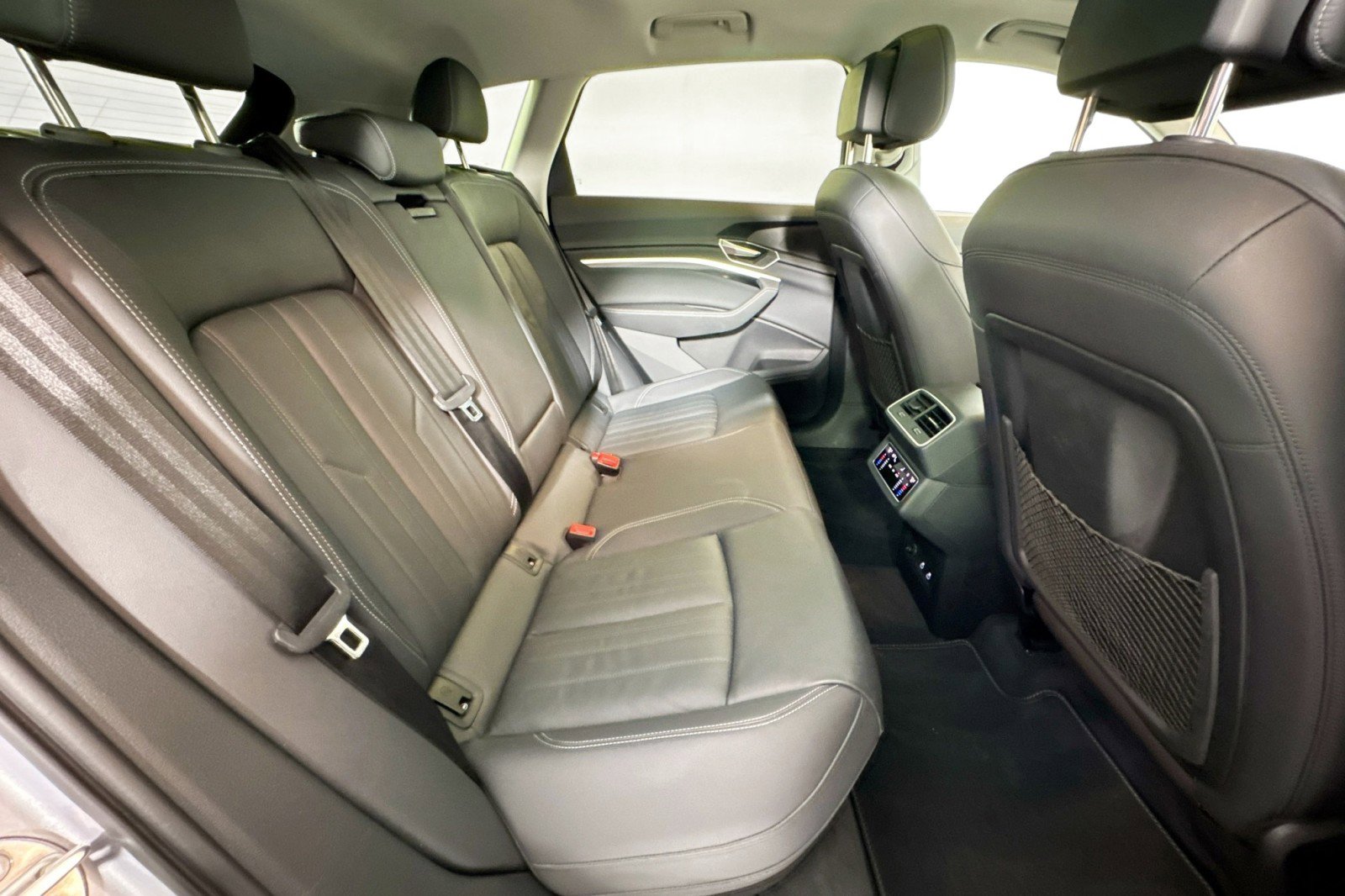 Used 2022 Audi e-tron Premium image 25