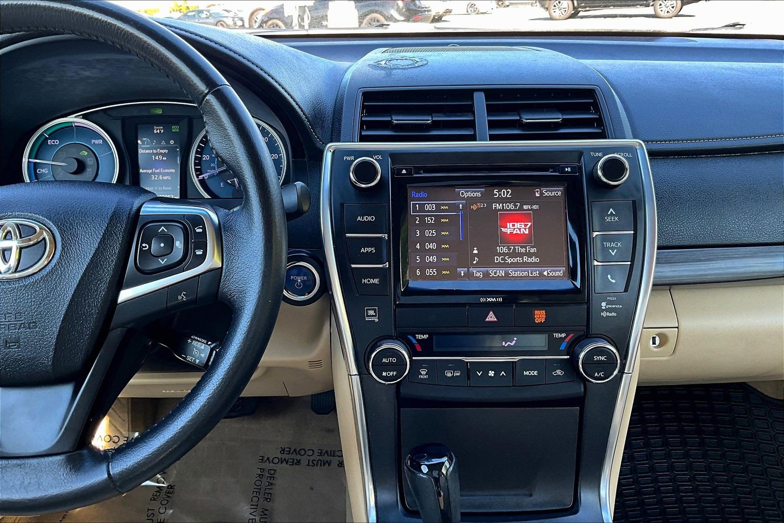 Used 2017 Toyota Camry XLE image 6