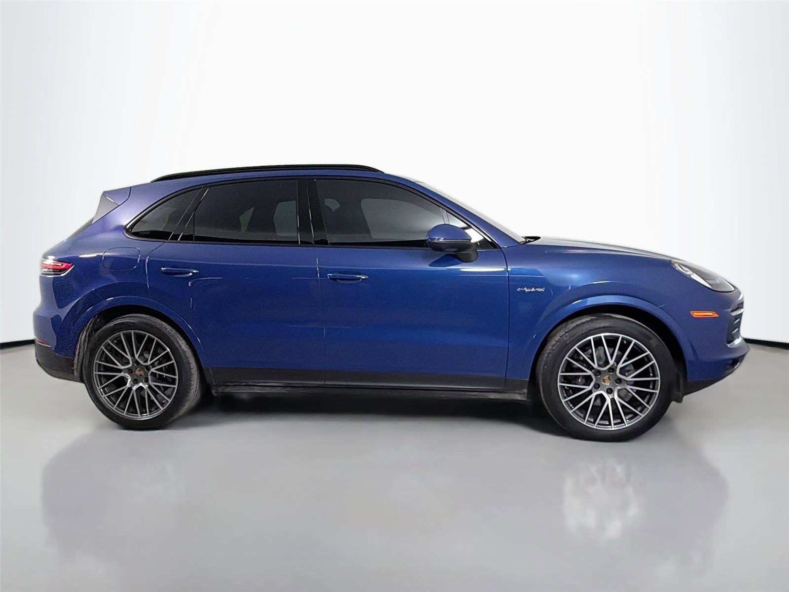 Certified 2022 Porsche Cayenne E-Hybrid AWD/4WD image 8