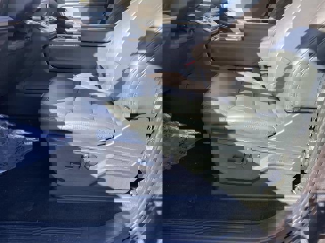 Certified 2025 Ford Expedition Active image 19