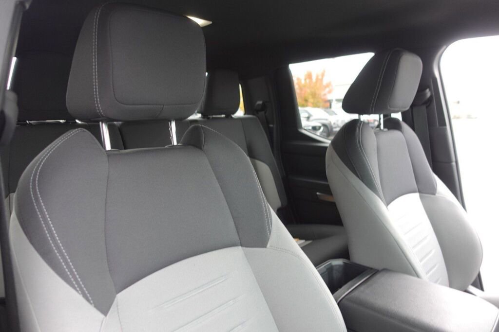 Used 2025 Toyota Tacoma TRD Sport image 16