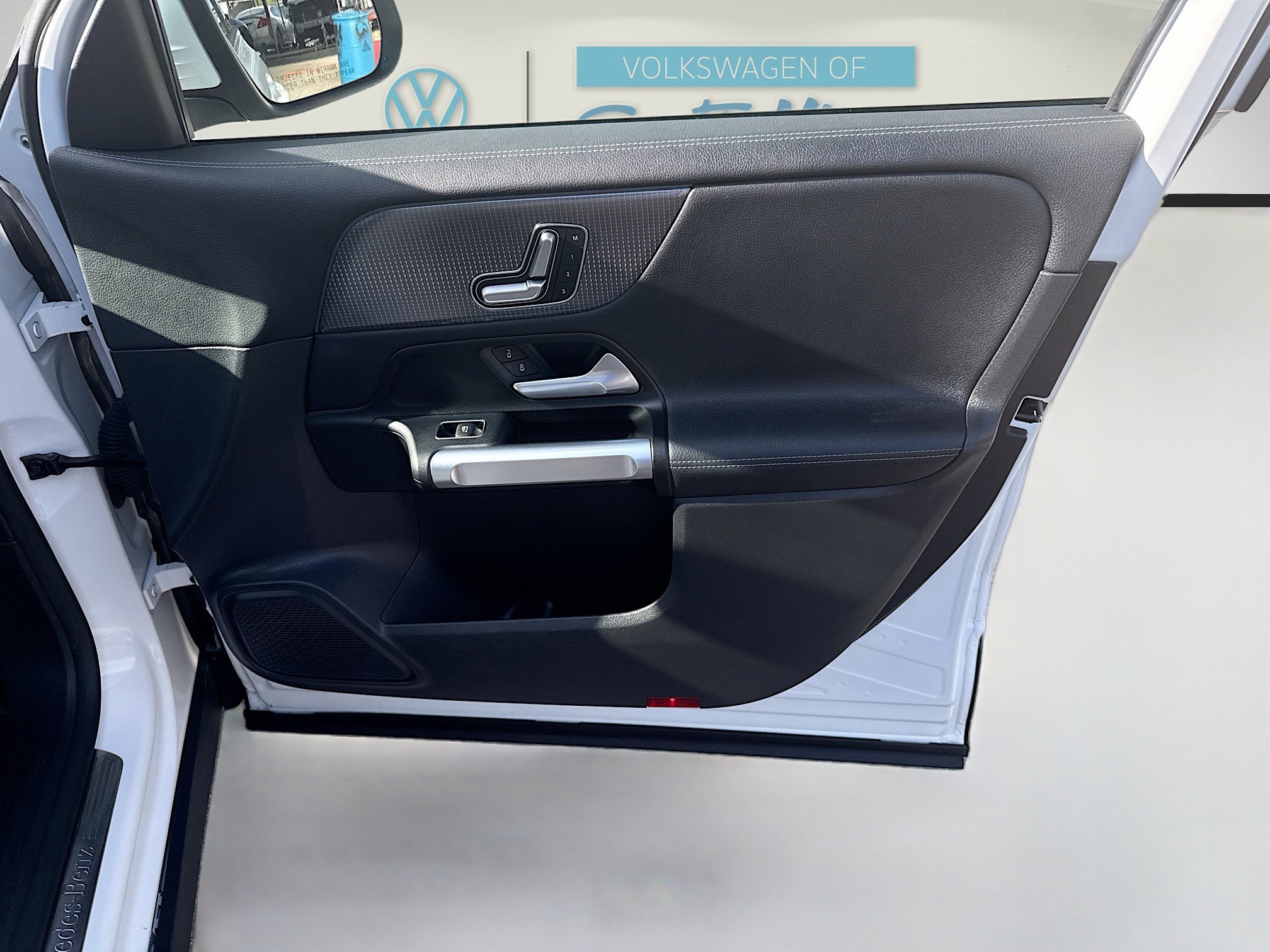 Used 2023 Mercedes-Benz EQB 250+ image 34