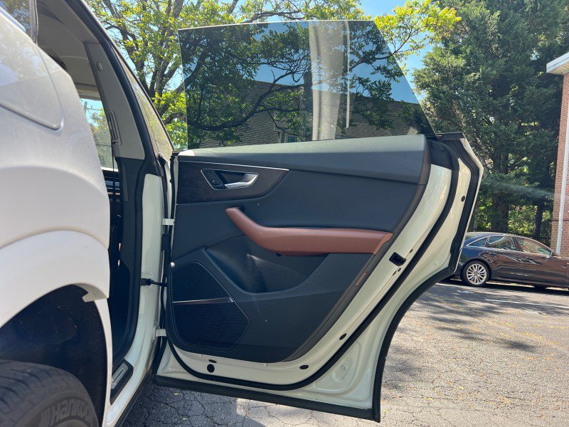 Used 2019 Audi Q8 Premium Plus w/ Premium Plus AWD/4WD image 16