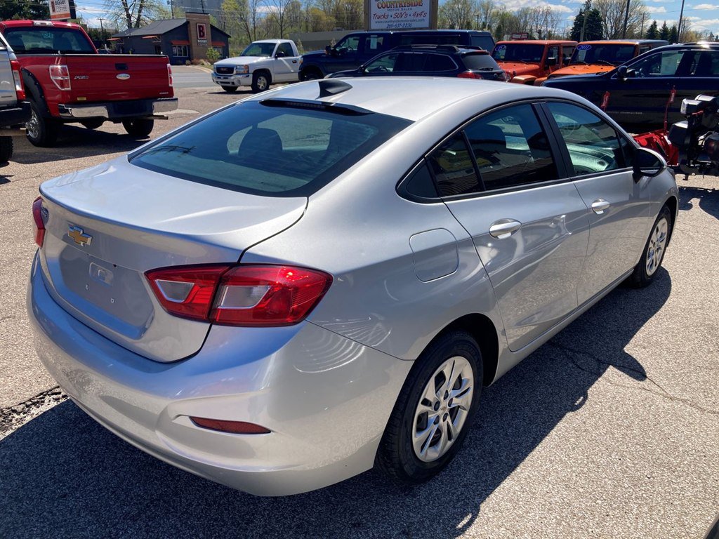 Used 2019 Chevrolet Cruze LS w/ LS Fleet Convenience Package FWD image 4