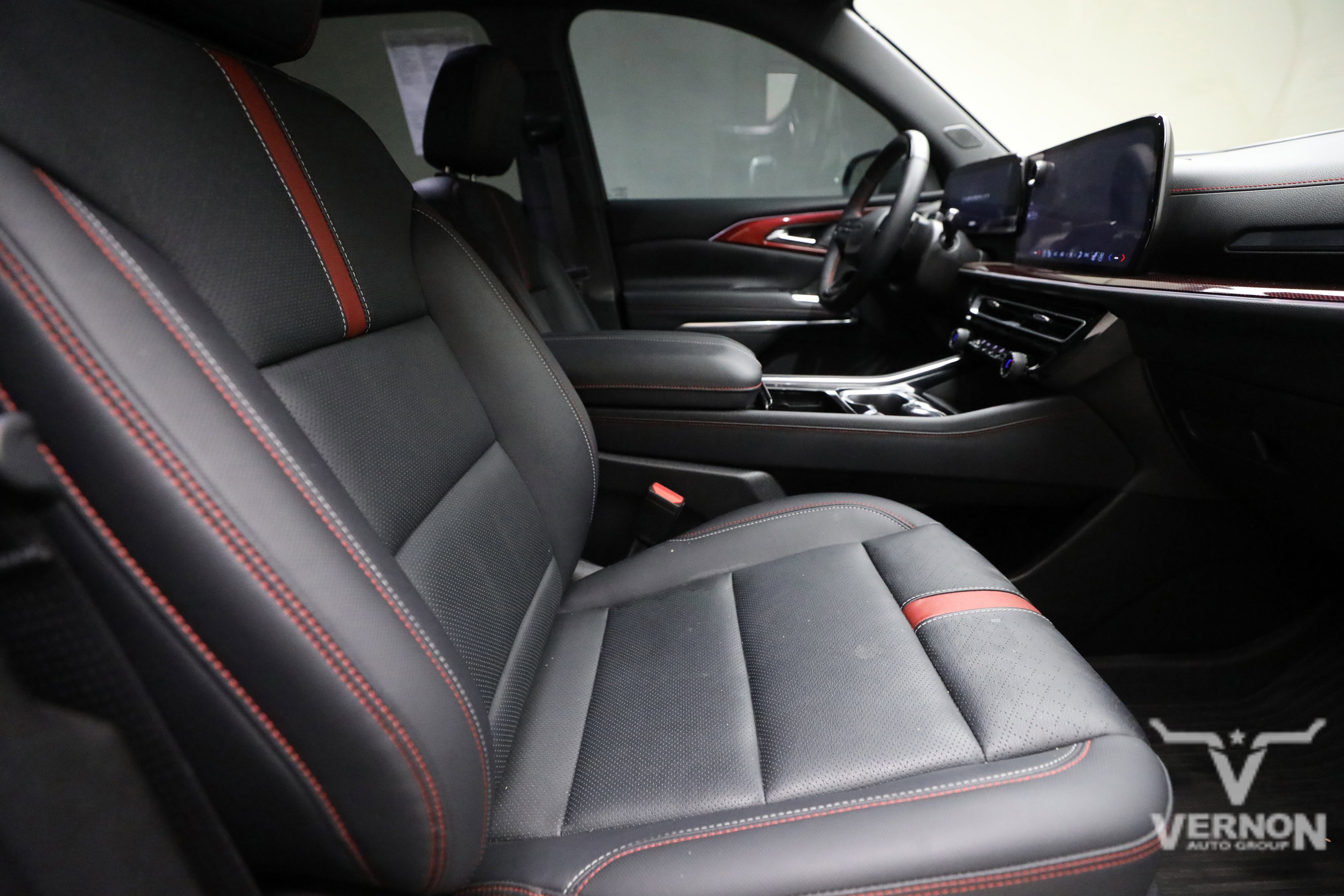 Used 2024 Chevrolet Traverse RS w/ LPO, Floor Liner Package image 11