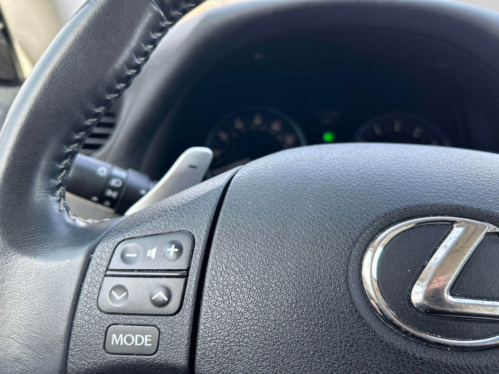 Used 2010 Lexus IS 250C RWD image 22