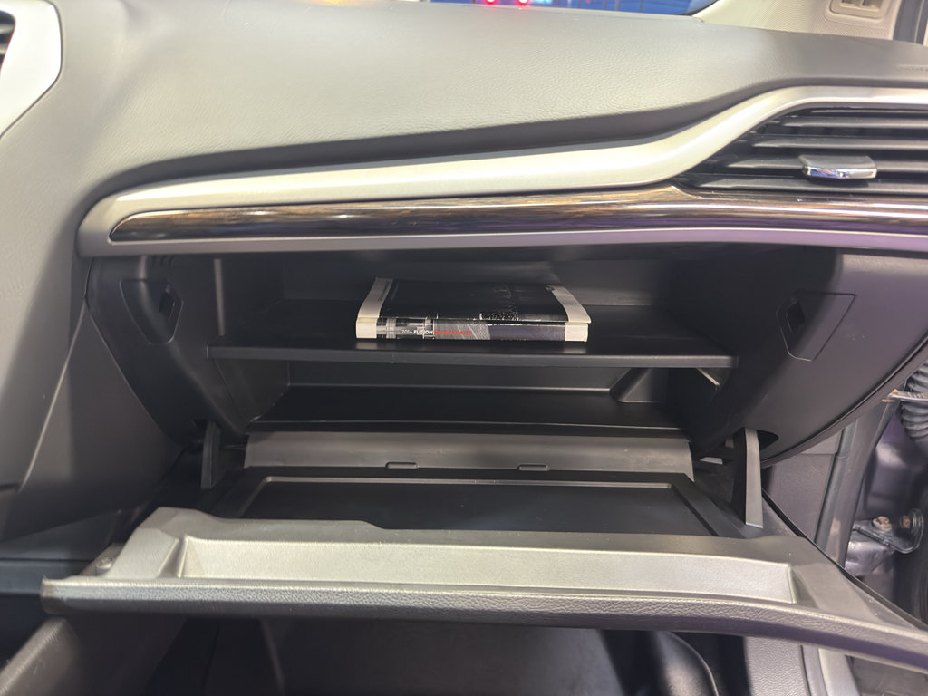 Used 2014 Ford Fusion SE w/ Equipment Group 202A FWD image 23