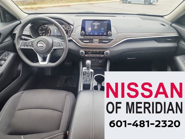 Used 2024 Nissan Altima 2.5 SV image 16