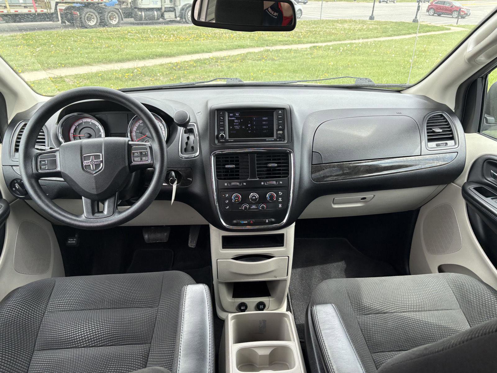 Used 2020 Dodge Grand Caravan SE image 10
