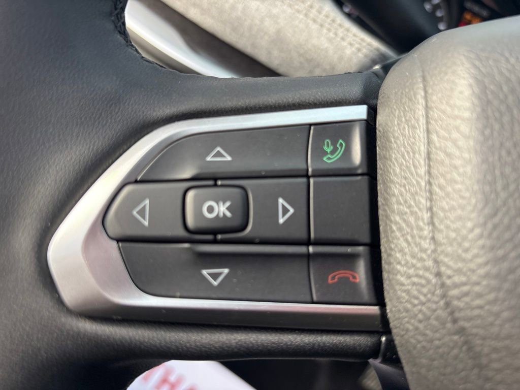 Certified 2023 Jeep Compass Latitude image 18