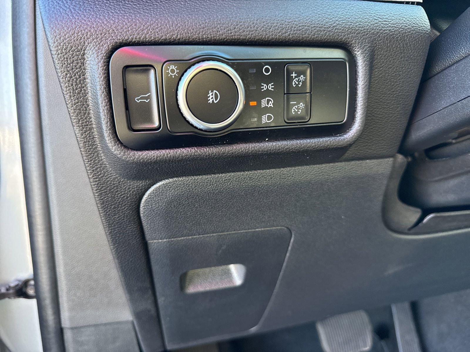 Used 2023 Ford Explorer XLT w/ Equipment Group 202A image 19