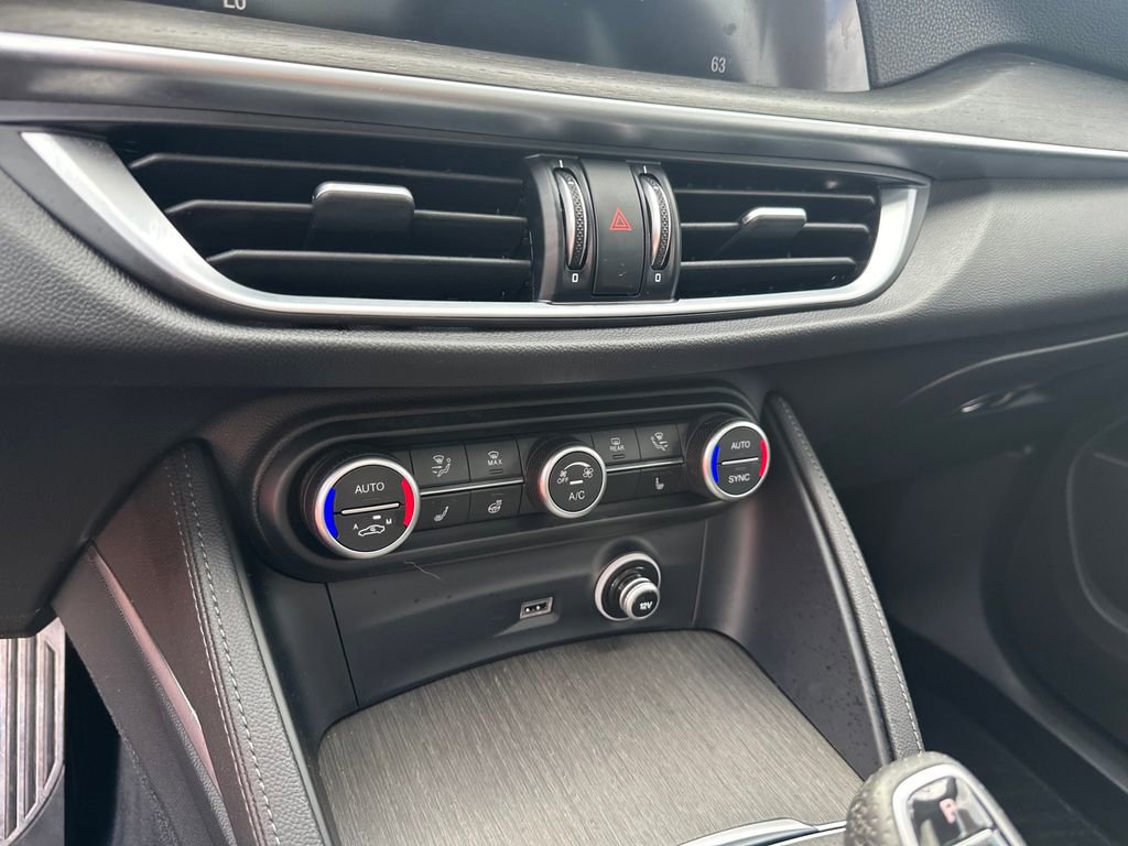 Used 2023 Alfa Romeo Stelvio Ti AWD/4WD image 35