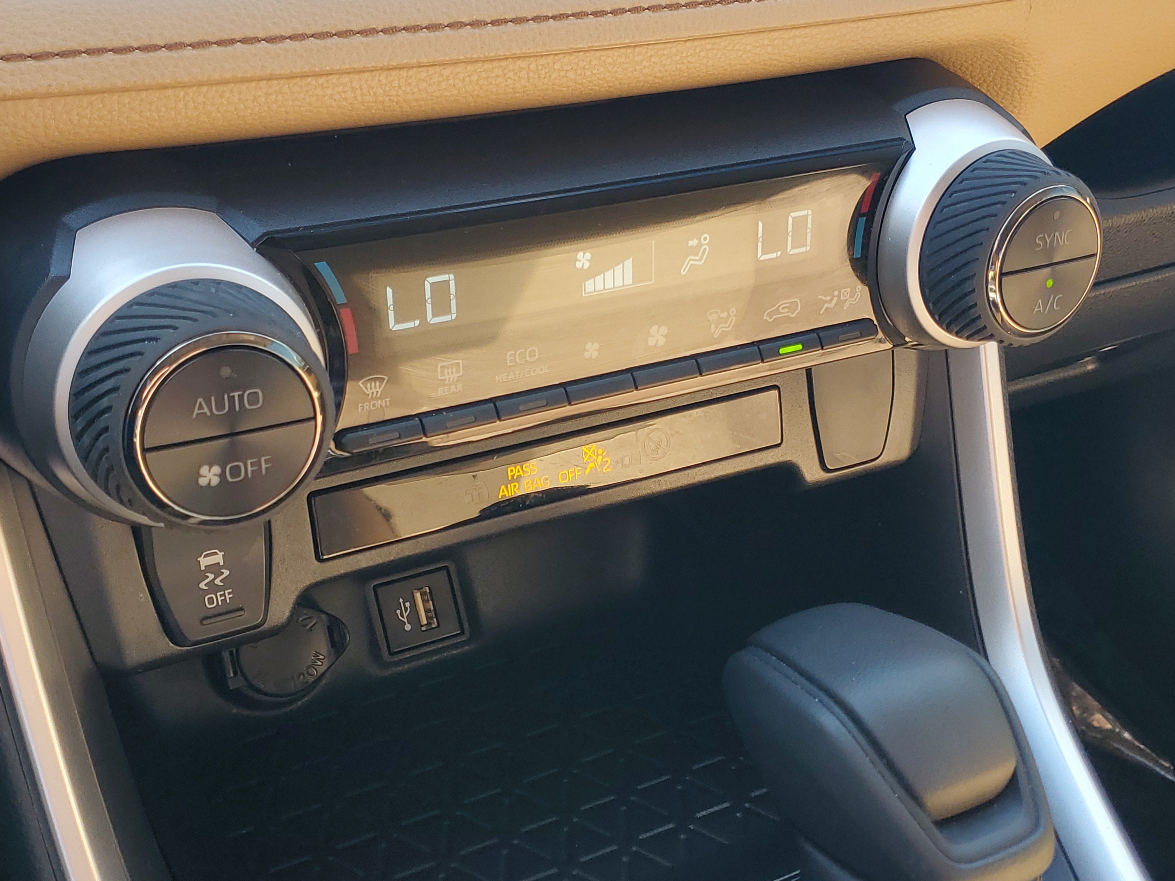 Certified 2025 Toyota RAV4 LE AWD/4WD image 30