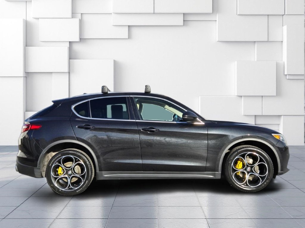 Used 2019 Alfa Romeo Stelvio Ti Lusso w/ Quick Order Package 22X Lusso AWD/4WD image 4