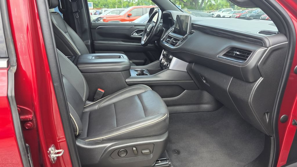 Used 2023 GMC Yukon SLT AWD/4WD image 7