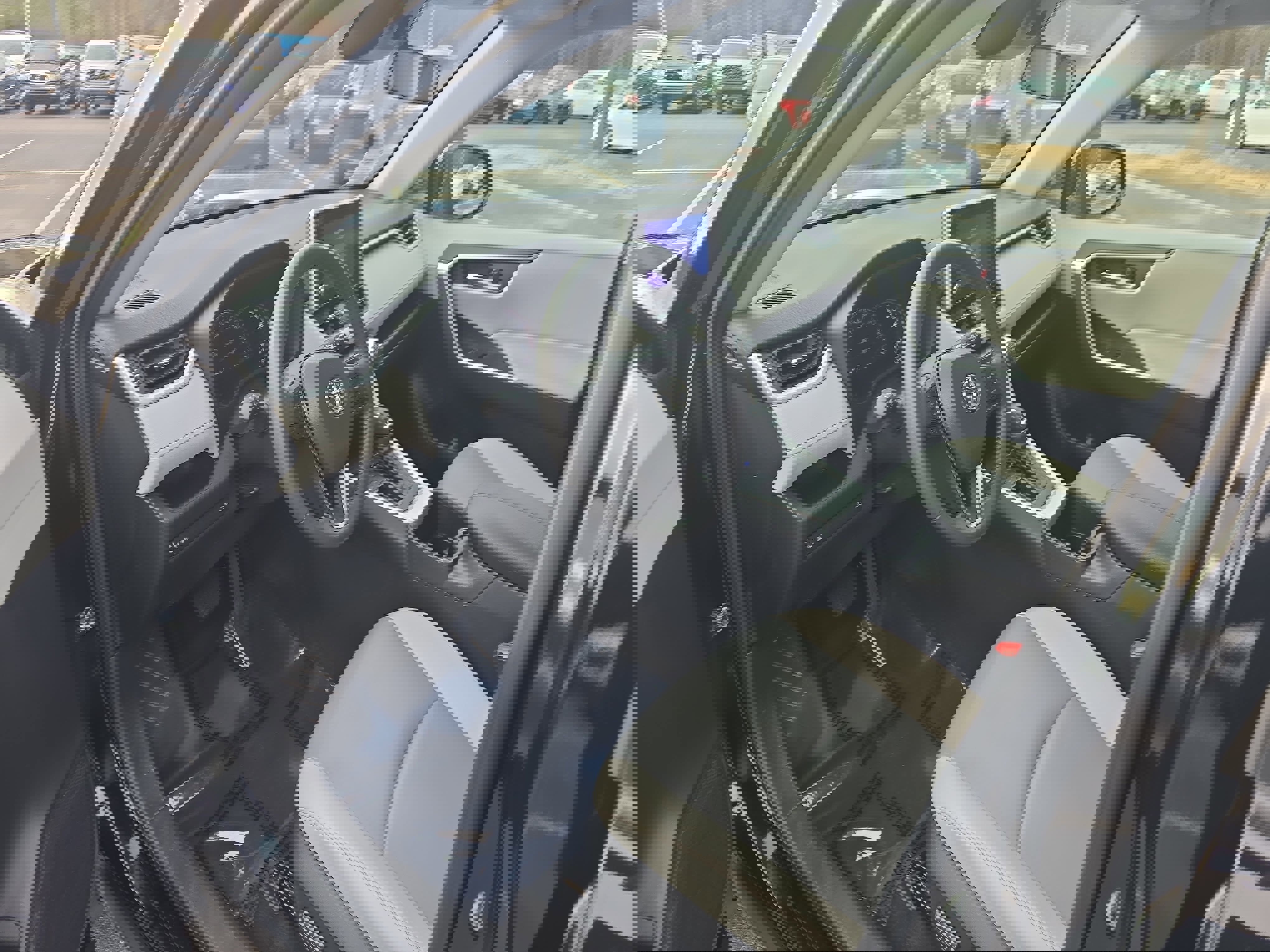 Used 2023 Toyota RAV4 XLE Premium image 17