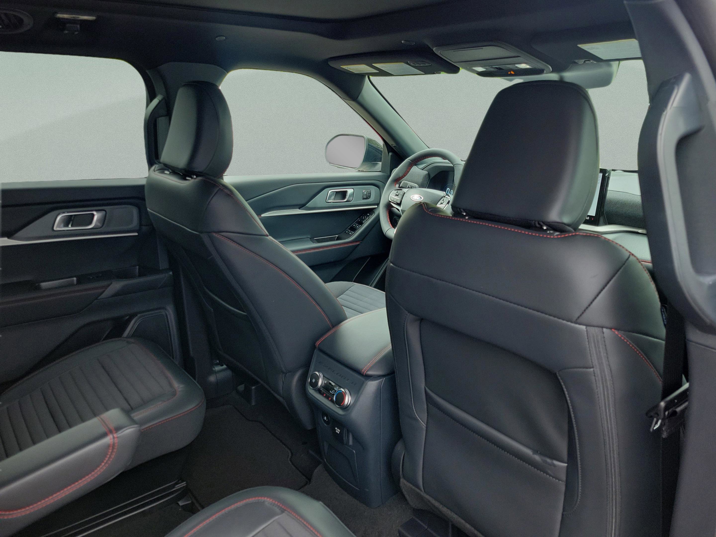 New 2026 Ford Explorer ST-Line AWD/4WD image 27